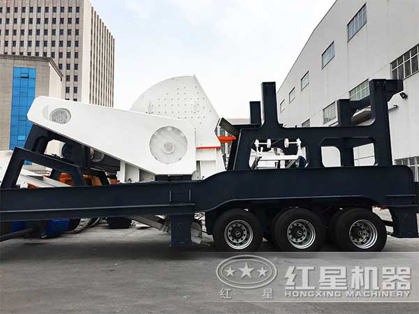 每天500-600吨的流动碎石机半成品实拍