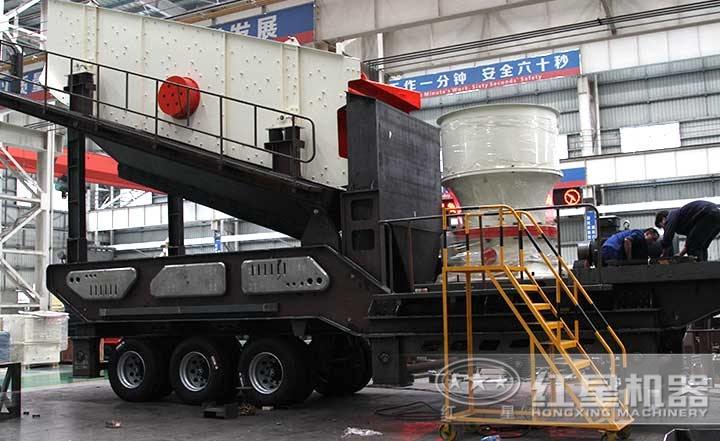 移动单缸圆锥破碎机定制现场